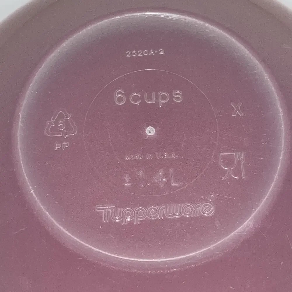 Tupperware Thatsa Mini Bowl 6 Cup Mixing Serving Airtight Pink And Clear
